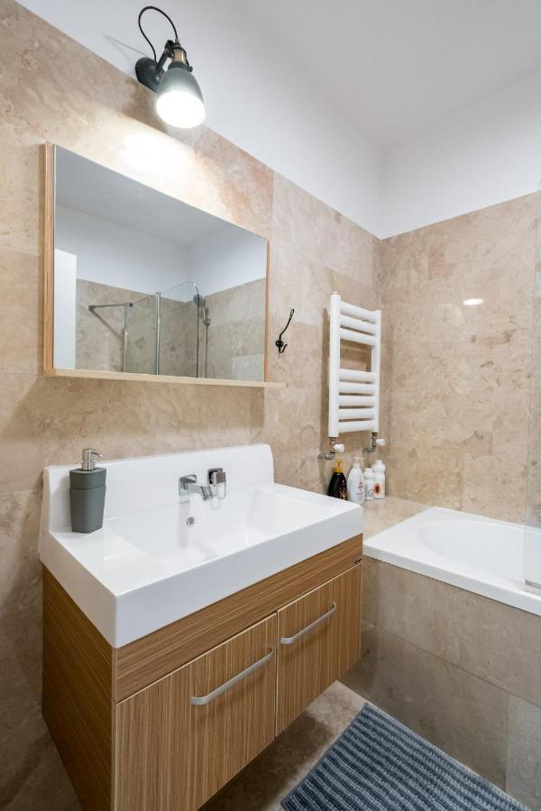Happy Bubble I Timpuri Noi 1Br Apt 4 Ppl Bukarest Eksteriør billede
